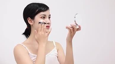 4k女性妆容化妆面部视频的预览图
